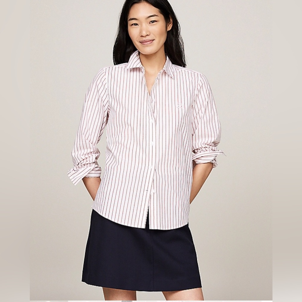 Long sleeve shirt with vertical pink lines (E)